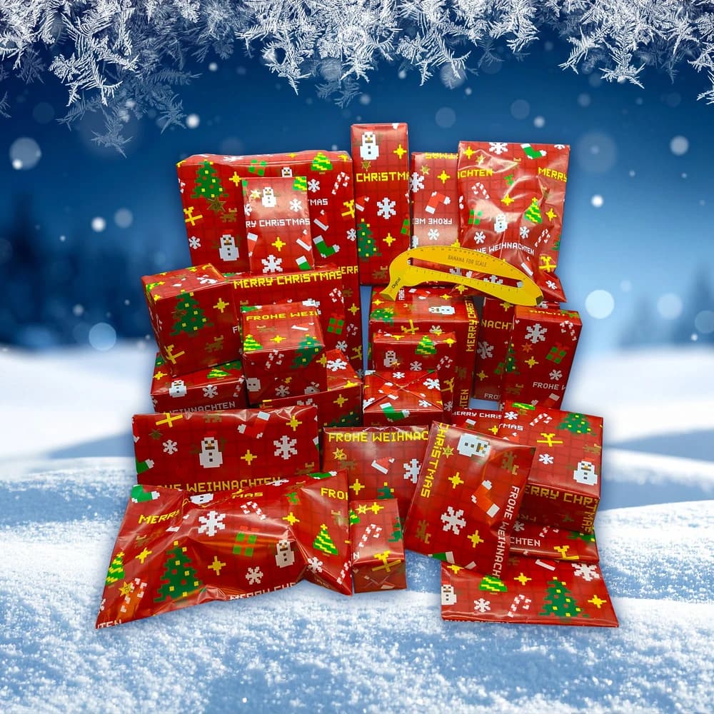 Händlerabbildung zum legendären Nerd-Adventskalender 2026: nummerierte, verpackte Geschenke vor winterlichem Hintergrund