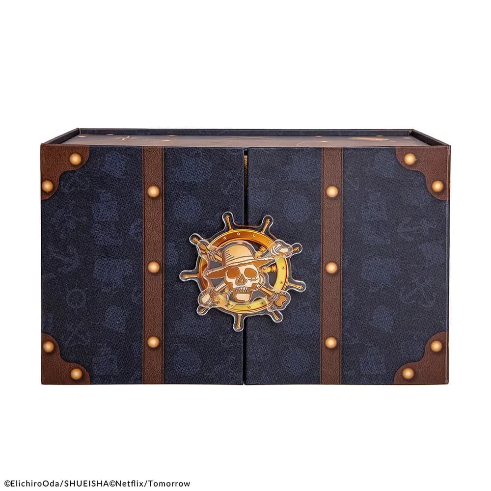 Händlerabbildung des One Piece Deluxe Adventskalenders als geschlossene dunkle Schatztruhe mit Strohhut-Piratenemblem