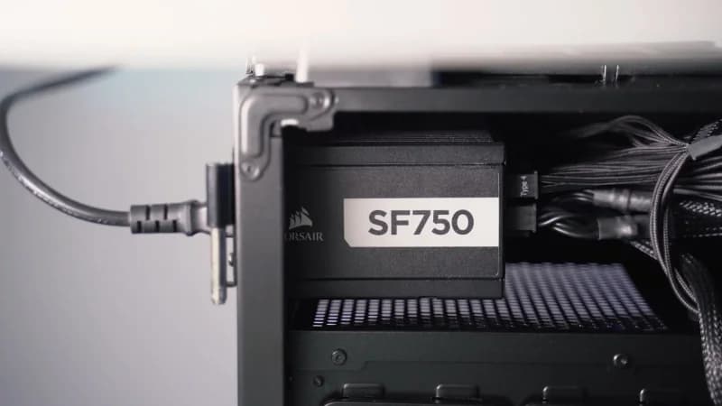 Corsair SF750 (SFX)