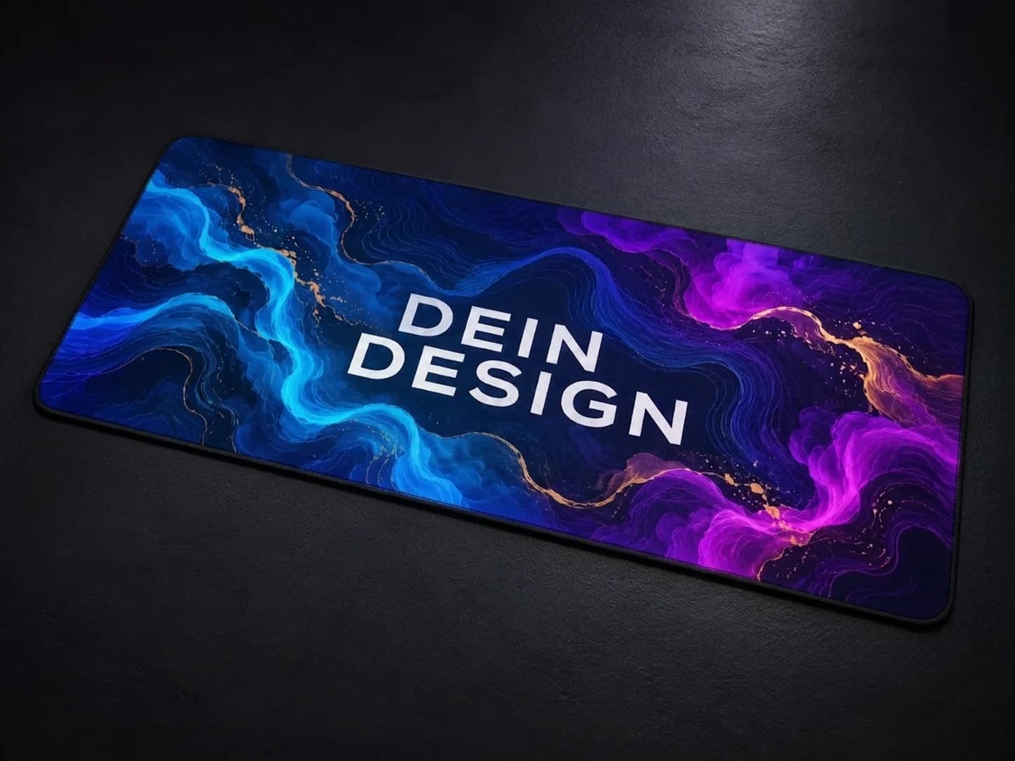 KI-Designvisualisierung eines Mauspads ohne Beleuchtung mit eigenem Motiv, vernähter Kante und dem Schriftzug DEIN DESIGN